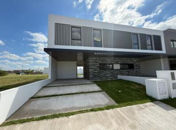 Casa de 5 ambientes, Córdoba · Venta Duplex de Categoría en Manantiales II - 3 Dorm., a Estrenar
