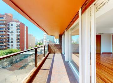 Departamento · 148m² · 5 Ambientes · 1 Cochera · Plaza Paso 96 | Piso de Categoría en Alquiler 3 Dorm. con Cochera