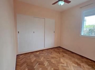 Departamento de 2 ambientes, Pompeya · Dos Ambientes en Excelente Ubicación