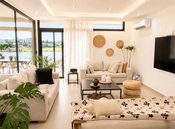 Casa · 264m² · 5 Ambientes · 4 Cocheras · Casa en Venta 5 Ambientes en El Canton Escobar