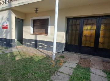 Casa · 65m² · 3 Ambientes · 1 Cochera · Alquiler Casa 2 Dormitrios B° Las Magnolias