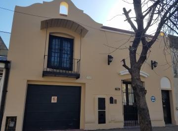 PH de 3 ambientes, Lanús · PH Al Frente en 2 Plantas Excelente Ubicación a Pocas Cuadras de Estación