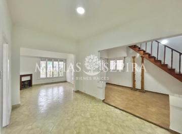 Casa · 145m² · 4 Ambientes · 2 Cocheras · Venta Casa PH 4 Ambientes en Castelar Sur Apta Credito