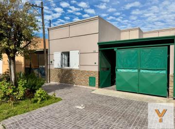 Casa · 59m² · 4 Ambientes · Casa en Venta - 2 Dorm. 1 Baño - Chivilcoy