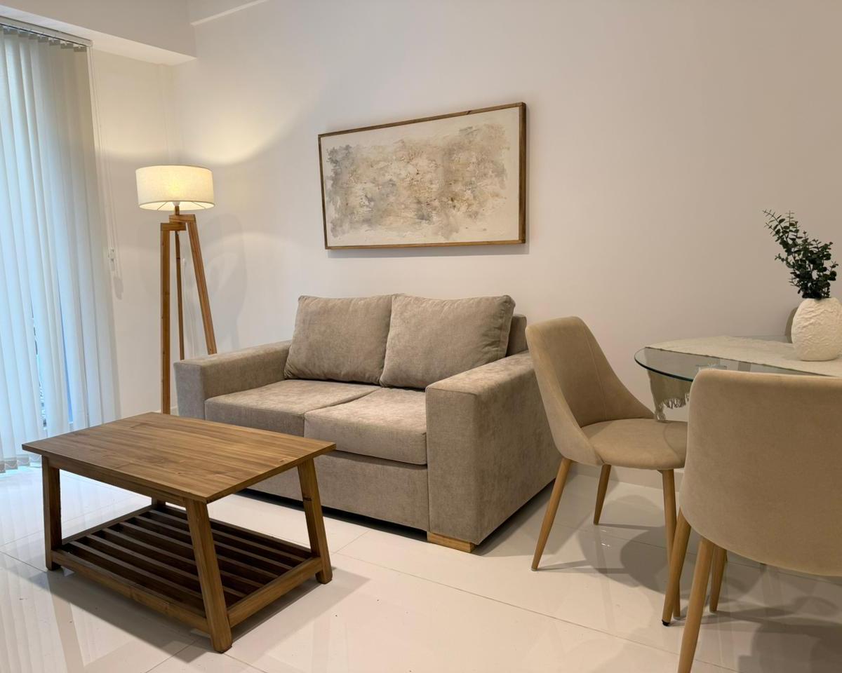 Departamento de 3 ambientes con dos patios propios, totalmente equipado