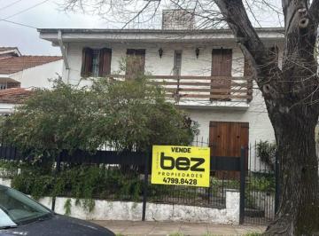 Casa · 95m² · 3 Ambientes · 1 Cochera · Casa en Martinez