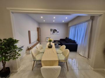 Departamento · 150m² · 3 Dormitorios · 1 Cochera · PH 4 Ambientes Reciclado a Nuevo C/patio - 14 de Julio y Av Libertad
