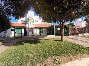 Departamento de 4 ambientes, General Roca · Duplex de 100 m² con 3 Habitaciones en Alquiler