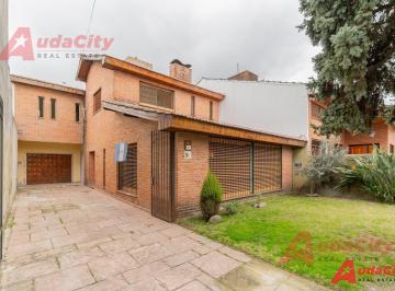 Casa · 260m² · 5 Ambientes · 3 Cocheras · Casa 5 Ambientes en Venta en El Palomar