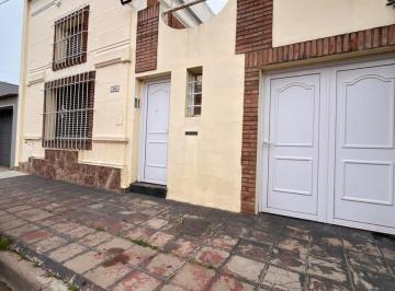 Casa · 200m² · 5 Ambientes · 1 Cochera · Casa en Bahia Blanca