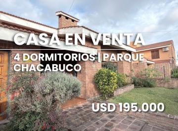 Casa · 301m² · 8 Ambientes · 1 Cochera · Casa en Parque Chacabuco