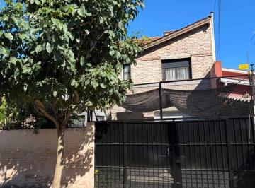 Casa · 170m² · 5 Ambientes · 1 Cochera · Venta de Casa en El Palomar 5 Ambientes