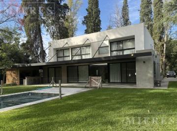 Casa · 315m² · 7 Ambientes · 3 Cocheras · Casa en Venta en Excluisvo Barrio La Arboleda, Benavidez Tigre