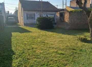 Casa · 150m² · 4 Ambientes · 2 Cocheras · Venta Casa 4 Ambientes con Gra Jardin Barrio Juan Xxiii Lujan