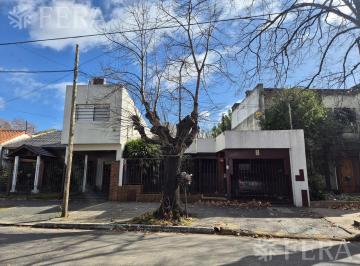 Casa · 133m² · 5 Ambientes · 1 Cochera · Venta Casa 5 Ambientes con Cochera en Bernal