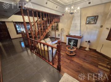 PH · 214m² · 4 Ambientes · 1 Cochera · Venta PH 4 Ambientes con Cochera en Wilde