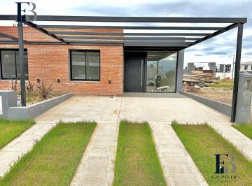 PH · 121m² · 3 Ambientes · 2 Cocheras · Duplex 2 Dorm. 2 Baños Solares de Manantiales