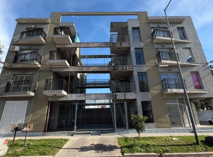 Departamento · 90m² · 4 Ambientes · 1 Cochera