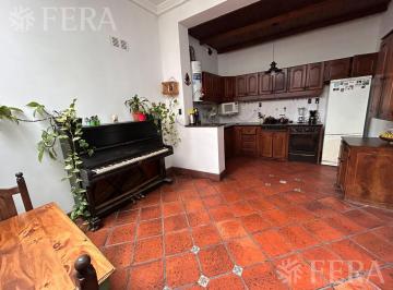 Casa · 170m² · 6 Ambientes · Venta Casa 6 Ambientes con Patio en Crucecita