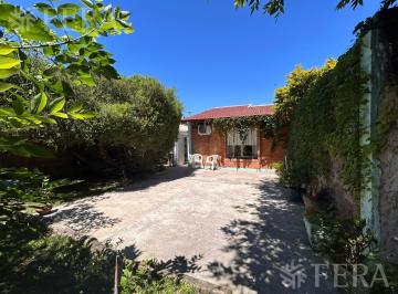 Casa · 120m² · 6 Ambientes · 1 Cochera · Venta de Casa 6 Ambientes con Cochera en Villa Dominico