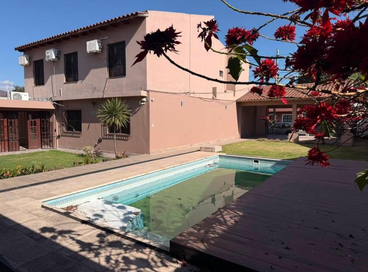 Casa · 350m² · 1 Ambiente