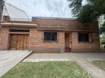 Casa · 83m² · 3 Ambientes · Venta Casa 3 Ambientes con Cochera en Wilde