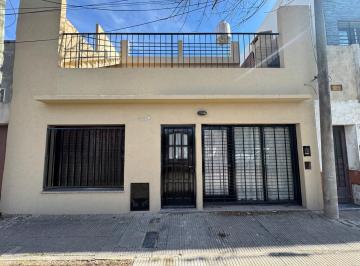 Casa · 120m² · 4 Ambientes · Casa en Zona Sur