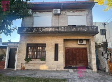 PH · 110m² · 4 Ambientes · 1 Cochera · PH en Sarandi