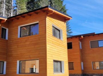 Casa de 3 ambientes, Villa Campanario · Cabaña Amoblada con Vusta Parcial Al Lago Nahuel Huapi