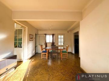 Casa · 100m² · 8 Ambientes · 1 Cochera · Casa en Venta de 4 Dorm., Apto Crédito - San Martín