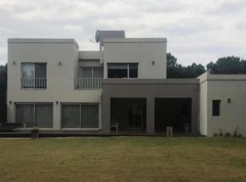 Casa · 286m² · 4 Ambientes · 2 Cocheras · Casa en Venta Pinamar Barrio La Herradura