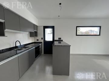 Departamento · 41m² · 2 Ambientes · 1 Cochera · Venta Departamento 2 Ambientes con Balcón y Baulera en Bernal Este