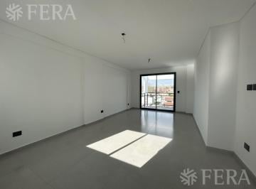 Departamento · 69m² · 3 Ambientes · 1 Cochera · Venta Departamento 3 Ambientes con Balcón, Baulera y Espacio Guardacoche en Bernal Este
