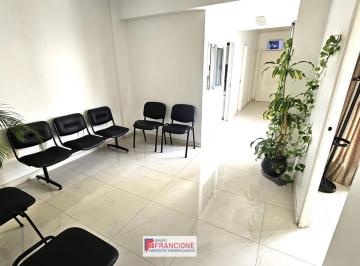 Oficina comercial · 82m² · 4 Ambientes · 1 Cochera · Alquiler Hermosa Oficina C/ Coch, Microcentro. San Nicolas