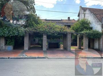 Casa · 4 Ambientes · 2 Cocheras · Chalet de 3 Dorm. Sobre Amenedo!