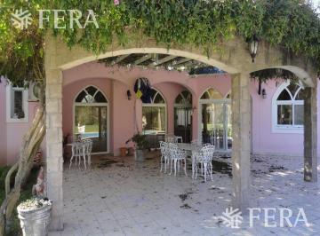 Casa · 202m² · 5 Ambientes · Venta Casa 5 Ambientes en Campos de Roca