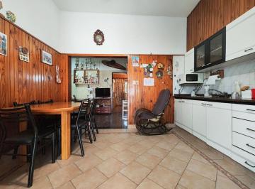 PH · 71m² · 3 Ambientes · PH 3 Amb en Venta - Caseros - Patio