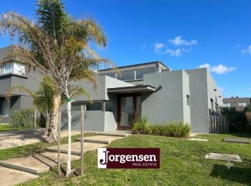 Casa de 4 ambientes, Escobar · Casa en Una Planta - Araucarias, Puertos