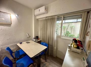 Departamento · 19m² · 1 Ambiente · Monoambiente en Venta Apto Consultorio con Patio en Paternal