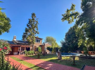 Casa · 165m² · 6 Ambientes · 1 Cochera · Casa Quinta de 6 Ambientes en Monte Grande con Pileta Climatizada Apto Crédito