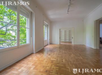 Departamento · 318m² · 8 Ambientes · 1 Cochera · Av del Libertador y Av Coronel Díaz.