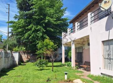 Casa · 350m² · 8 Ambientes · 10 Cocheras · Venta de Casa Quinta en Tortuguitas Sobre Lote 1700 m²