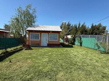 Casa de 2 ambientes, San Vicente · Casa Quinta con Quincho y Pileta en Domselaar