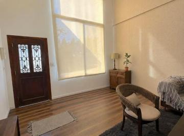 Casa · 250m² · 6 Ambientes · 3 Cocheras · Propiedad de 5 Dorm. con Piscina en Venta en Las Acacias