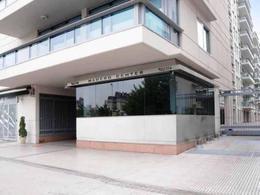Departamento · 185m² · 3 Ambientes · 1 Cochera · Excelente Departamento de 2 Dorm. con Cochera en Madero Center