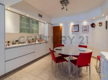 Departamento · 171m² · 4 Ambientes · 1 Cochera · Venta Departamento 4 Ambientes con Dependencia en Flores Sobre Av Avellaneda
