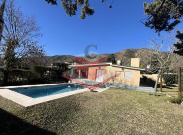 Casa · 39m² · 2 Dormitorios · 1 Cochera · Casa en Venta en Bialet Massé | Pileta | Gran Parque | Quincho | B Playa de Oro | Ref. 3127