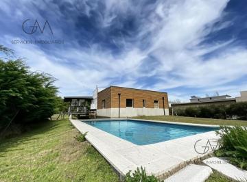 Casa · 173m² · 4 Ambientes · 1 Cochera · Casa en Venta Barrio Privado Rumenco