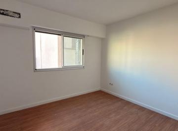 Departamento · 39m² · 2 Ambientes · 3 Cocheras · Venta/financiacion Departamento un Dormitorio con Patio Estrenar. Abasto
