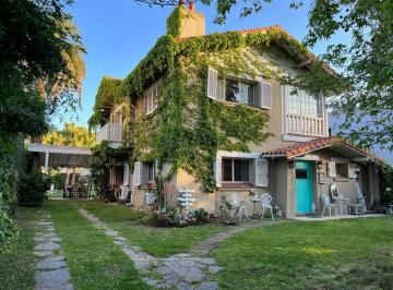 Casa de 4 ambientes, San Isidro · Venta Casa Reciclada en El Casco Histórico de San Isidro | 4 Dorm., Jardín y Piscina